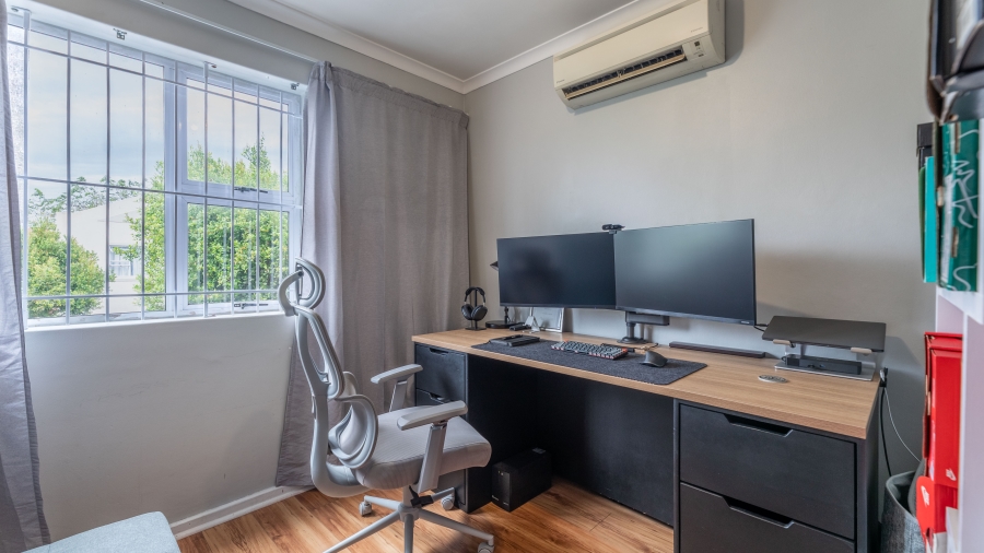 2 Bedroom Property for Sale in Parklands Western Cape